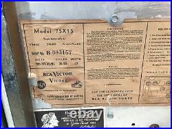 VINTAGE RCA Victor 75X15 tube radio 1947 VINTAGE Works