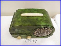 VINTAGE STREAMLINED 1940s FADA OLD SWIRLED CATALIN BAKELITE COLORS TUBE RADIO