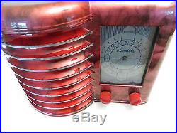 VINTAGE STREAMLINED 1940s MANTOLA OLD SWIRLED CATALIN COLOR BAKELITE TUBE RADIO