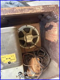 VINTAGE TRUETONE AUTODIAL TUBE RADIO D-716 WOOD CASE Project