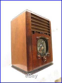Vintage Walton Size Classic Zenith Art Deco Black Dial Tombstone Working Radio