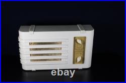 VINTAGE Wilcox-Gay ART DECO ICON Model A-53 The Thin Man ANTIQUE BAKELITE RADIO VINTAGE Wilcox-Gay ART DECO ICON Model A-53 The Thin Man ANTIQUE BAKELITE RADIO