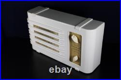 VINTAGE Wilcox-Gay ART DECO ICON Model A-53 The Thin Man ANTIQUE BAKELITE RADIO VINTAGE Wilcox-Gay ART DECO ICON Model A-53 The Thin Man ANTIQUE BAKELITE RADIO