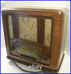 VINTAGE c1941 SILVERTONE RADIONET R1181 WOOD TABLETOP TUBE BUTTON RADIO -WORKS