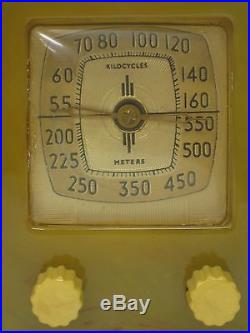 VTG 1937 BABY FADA 5F60 RADIO-YELLOWithBUTTERSCOTCH CATALIN/BAKELITE-ORIGINAL KNOB