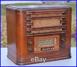 VTG (1941) Silvertone 7038 Broadcast & Shortwave Tube Radio Receiver