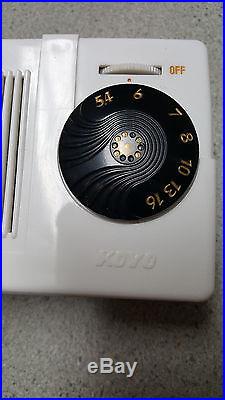 VTG 1954 WHITE KOYO PARROT KR-4S1 TUBE TRANSISTOR RADIO COMES With CASE AS IS