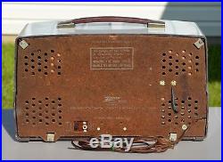 VTG (1956) Zenith Y825 AM/FM Tube Radio Receiver with White Bakelite Cabinet