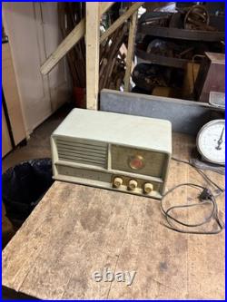 VTG Rare Arvin 460T Standard Broadcast Green Bakelite Electric Tube Radio USA