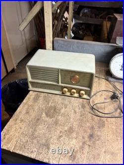 VTG Rare Arvin 460T Standard Broadcast Green Bakelite Electric Tube Radio USA