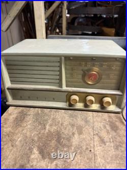 VTG Rare Arvin 460T Standard Broadcast Green Bakelite Electric Tube Radio USA