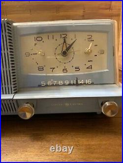 VTG Rare Light Blue General Electric Musaphonic AM Alarm Clock Radio Model C421A