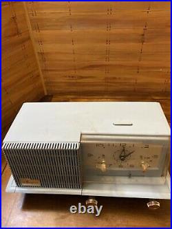 VTG Rare Light Blue General Electric Musaphonic AM Alarm Clock Radio Model C421A
