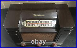 VTG Westinghouse Art Deco AM/FM Radio Bakelite Case Model H-1821