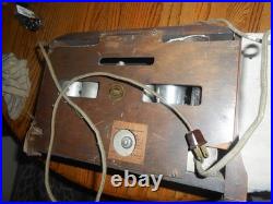 V. COOL Vintage Clarion Super Heterodyne Wooden Tombstone Tube Radio (Powers Up)