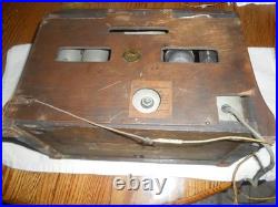 V. COOL Vintage Clarion Super Heterodyne Wooden Tombstone Tube Radio (Powers Up)