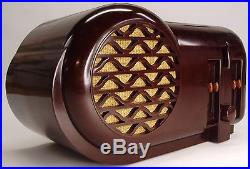 Very Striking Antique Vintage 1939 Stewart Warner Varsity Bakelite Tube Radio