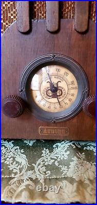 Vintage 1930's-40's Auburn Tombstone Table Radio (AM)