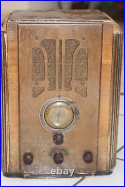 Vintage 1930's Crosley Tombstone Model 635 Tube Radio needs cords replaced