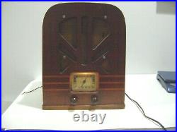 Vintage 1930's Philco Model 38-35 Tombstone Wood Case Tube Radio Works