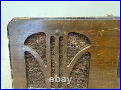 Vintage 1930s T. Eaton Viking SUPERHETERODYNE RADIO Wood Case Tube Radio Vintage 1930s T. Eaton Viking SUPERHETERODYNE RADIO Wood Case Tube Radio
