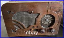 Vintage 1930s Wards Airline 62-245 Tube Radio beautiful Wood Working