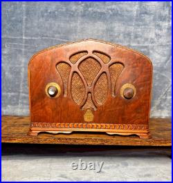 Vintage 1933 Emerson 250-AW Midget Tube Radio Wood Cabinet Powers On/Static Vintage 1933 Emerson 250-AW Midget Tube Radio Wood Cabinet Powers On/Static