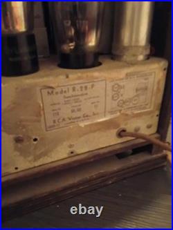 Vintage 1933 RCA Victor Model R-28-P Carryette Cathedral Radio