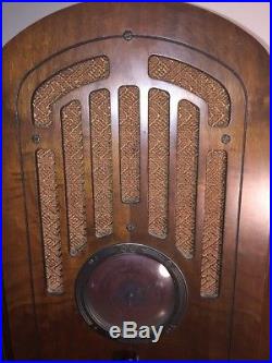 Vintage 1934 RCA Cathedral Style Tombstone Tube Radio Model 128