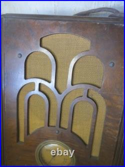Vintage 1935 Atwater-Kent 415Q Tombstone Tube Radio Tabletop 17 Wood case