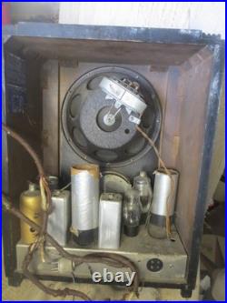 Vintage 1935 Atwater-Kent 415Q Tombstone Tube Radio Tabletop 17 Wood case