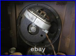 Vintage 1935 Atwater-Kent 415Q Tombstone Tube Radio Tabletop 17 Wood case