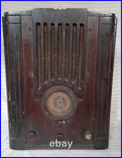 Vintage 1935 Detrola model 5B Tombstone 3-Band AM/SW Radio 5-Tube 550kHz 16MHz