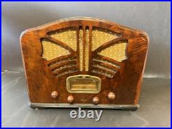 Vintage 1935 Emerson Model 111 three band tube radio