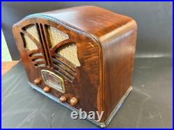 Vintage 1935 Emerson Model 111 three band tube radio