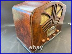 Vintage 1935 Emerson Model 111 three band tube radio