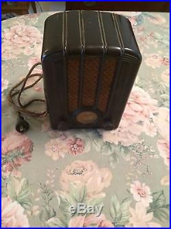 Vintage 1935 Emerson Tombstone Bakelite Radio TV Model 108 U5A NO RESERVE 1930s