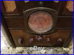 Vintage 1935 RCA T8-14 Tombstone Tube Radio WORKS! Looks Original