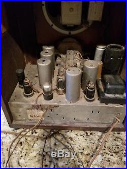 Vintage 1935 RCA T8-14 Tombstone Tube Radio WORKS! Looks Original