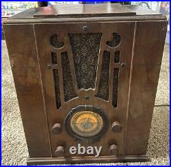 Vintage 1935 Silvertone Model 1904 Tombstone Radio, Powers On, Hums