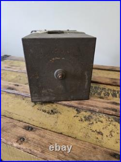Vintage 1937 Crosley Fiver Roamio A-157 Car Radio Tube Original Knobs Works