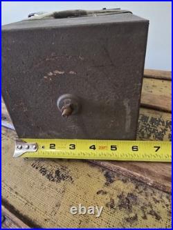 Vintage 1937 Crosley Fiver Roamio A-157 Car Radio Tube Original Knobs Works Vintage 1937 Crosley Fiver Roamio A-157 Car Radio Tube Original Knobs Works