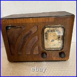 Vintage 1938 Philco Radio 38-12C Compact Table Model