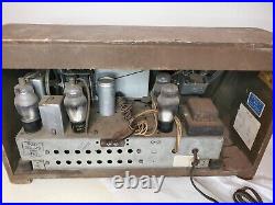 Vintage 1939 Philco Model 39-25 Tube AM Radio