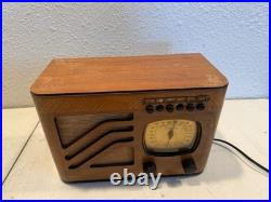 Vintage 1939 Philco Tube AM Radio Model 39-7 Antique Wood Art Deco