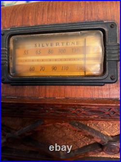 Vintage 1939 Silvertone Sears & Roebuck Wooden Cabinet Tube AM Radio