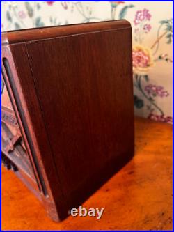 Vintage 1939 Silvertone Sears & Roebuck Wooden Cabinet Tube AM Radio