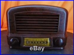 Vintage 1940 Wards AIRLINE 4BR-511 Brown Marbled Bakelite TUBE RADIO HANDSOME