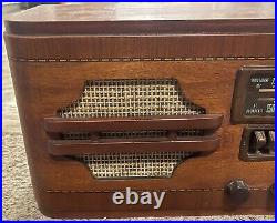 Vintage 1940 Wards Airline 0BR4-609A Tube Radio AM, SW, Beautiful, Works Great