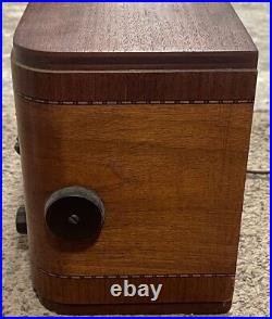 Vintage 1940 Wards Airline 0BR4-609A Tube Radio AM, SW, Beautiful, Works Great
